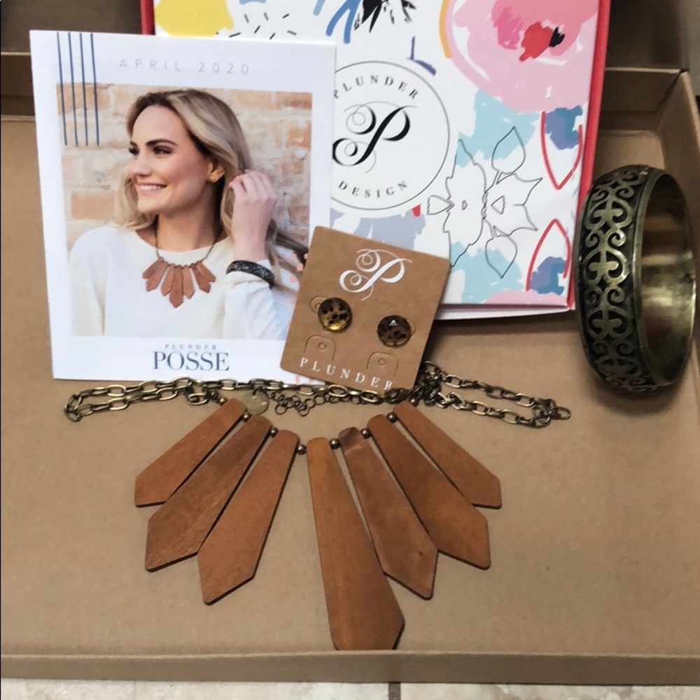 Plunder Jewelry Set